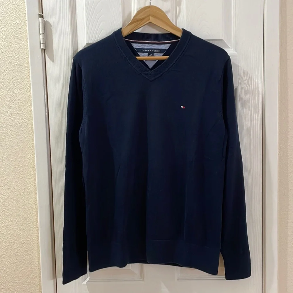 Tommy Hilfiger Dark Blue Cotton V-Neck Sweater (Men’s L)